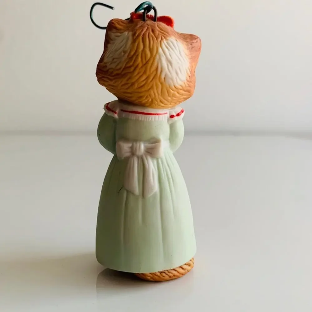 Hallmark 1989 CHRISTMAS KITTY Ornament